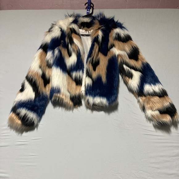 Faux fur jacket - Picture 1 of 4
